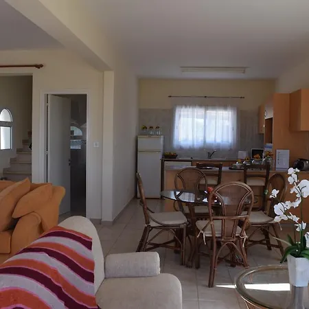 Vrisi Village 5 * Pégeia